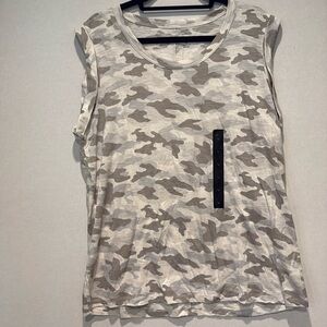NEW! Banana Republic- Malibu tee / tank top.  Size XL. Camo print